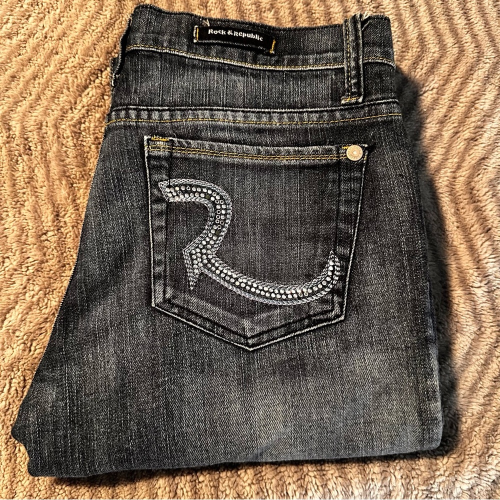 Rock & Republic Dark Gray Wash Wide Leg Jeans with Rhinestone Back Pocket